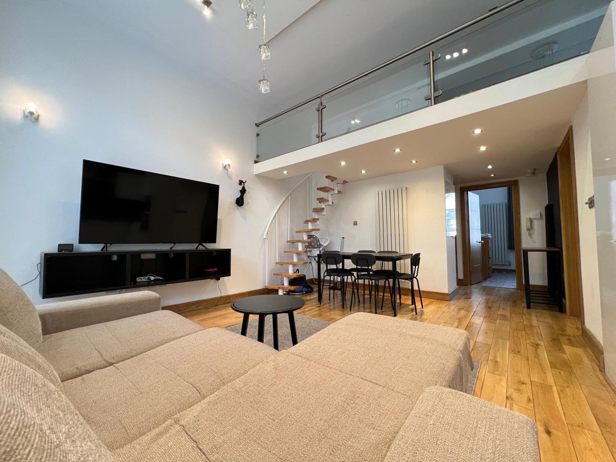 3.5 High Ceilings - Centrally Located Londen Buitenkant foto