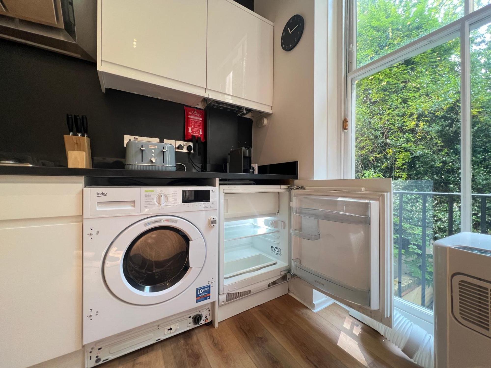 3.5 High Ceilings - Centrally Located Londen Buitenkant foto