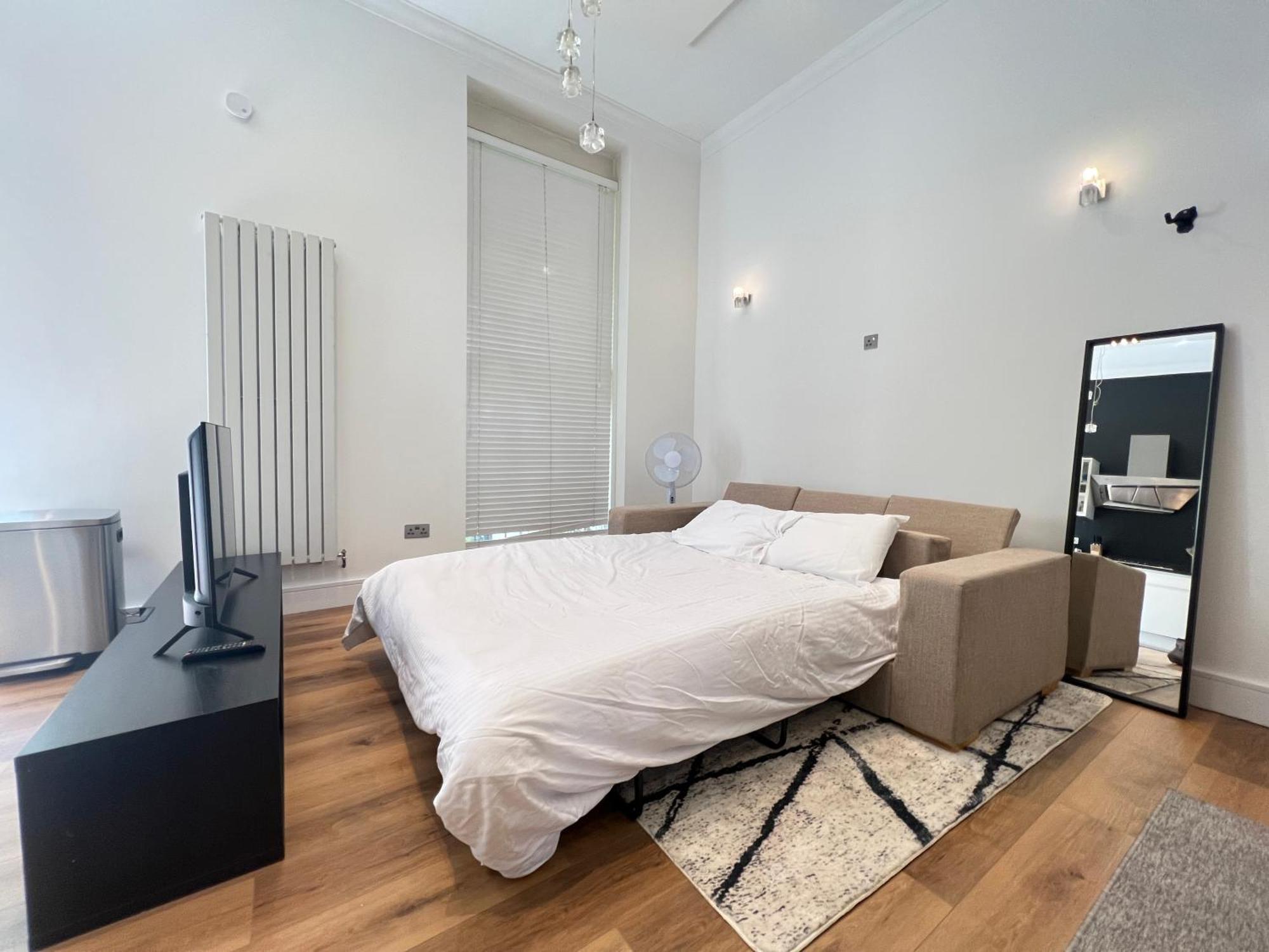 3.5 High Ceilings - Centrally Located Londen Buitenkant foto
