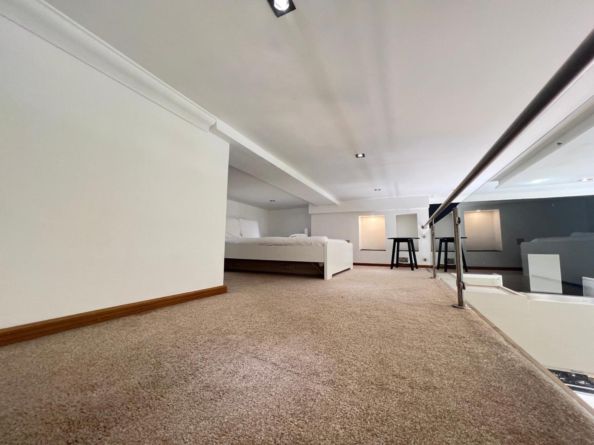 3.5 High Ceilings - Centrally Located Londen Buitenkant foto