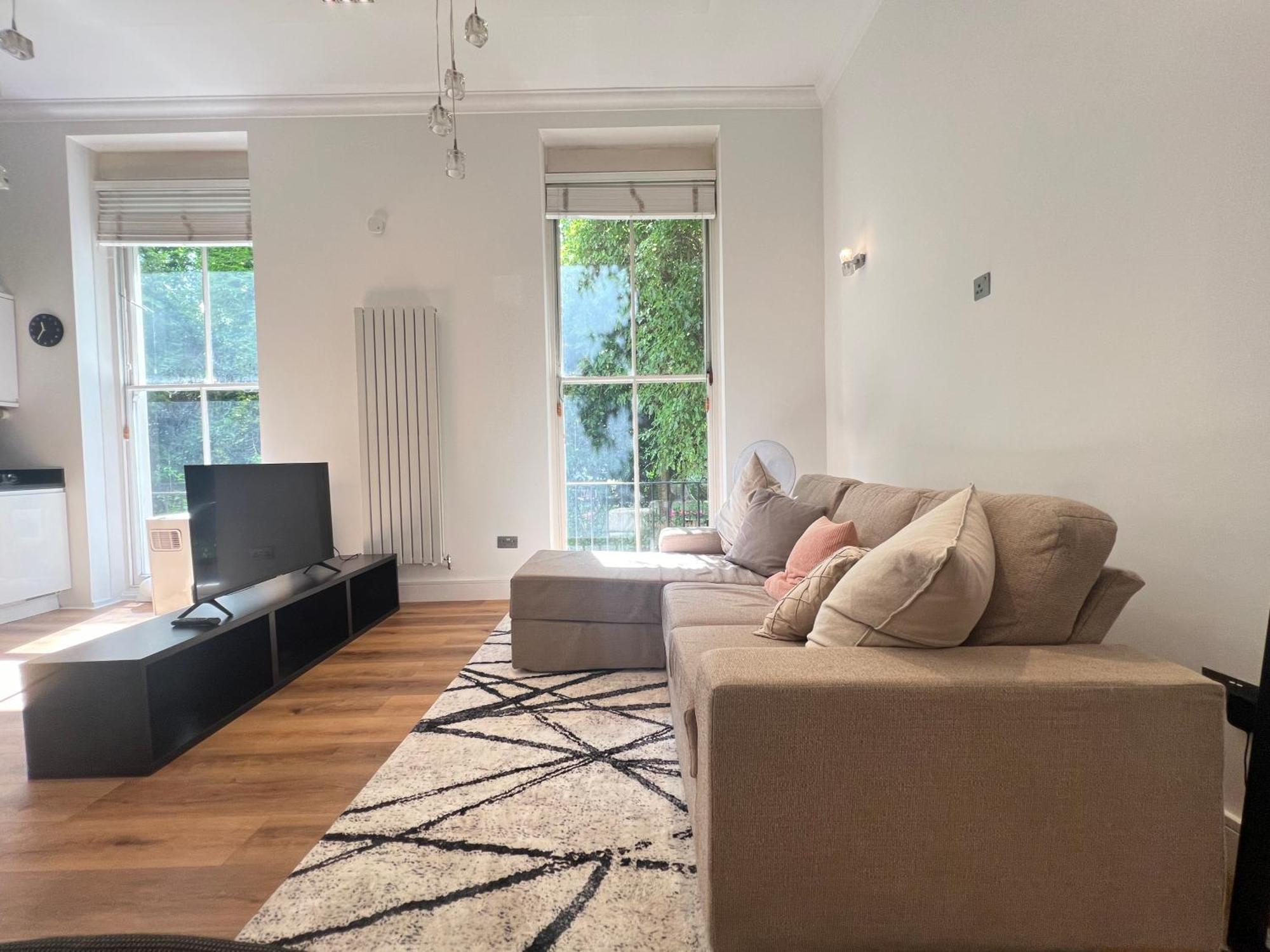 3.5 High Ceilings - Centrally Located Londen Buitenkant foto