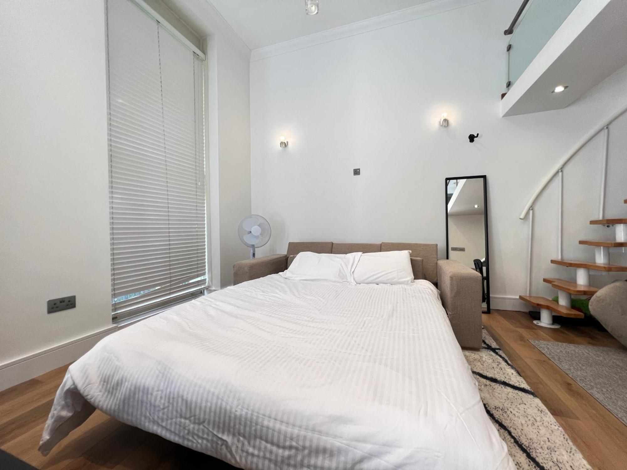 3.5 High Ceilings - Centrally Located Londen Buitenkant foto