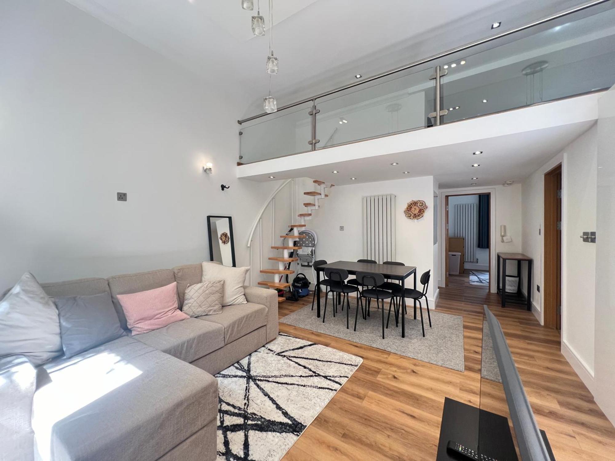3.5 High Ceilings - Centrally Located Londen Buitenkant foto