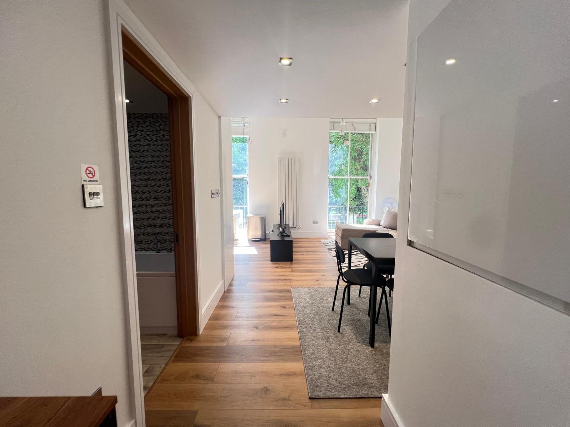 3.5 High Ceilings - Centrally Located Londen Buitenkant foto