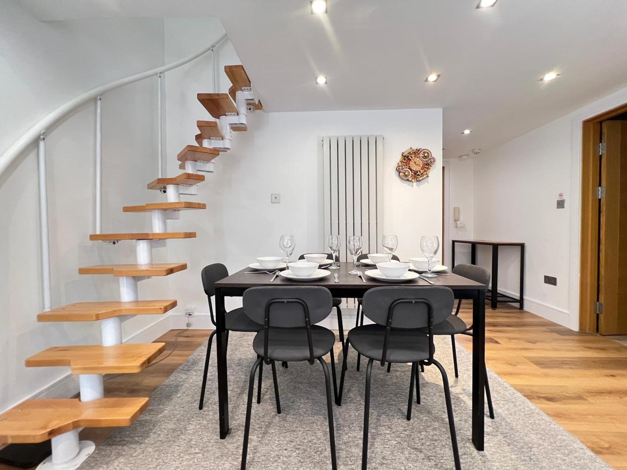 3.5 High Ceilings - Centrally Located Londen Buitenkant foto