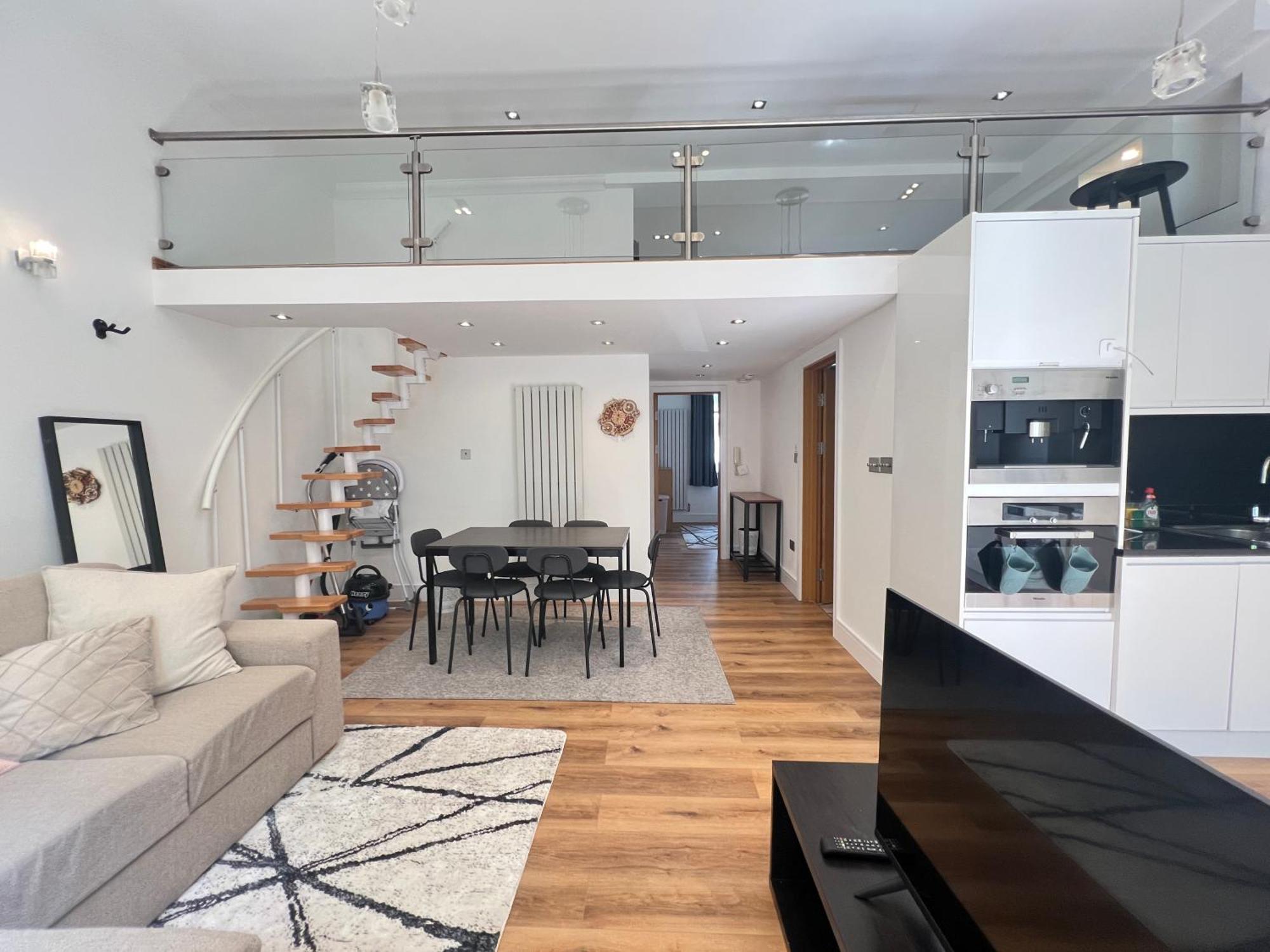 3.5 High Ceilings - Centrally Located Londen Buitenkant foto