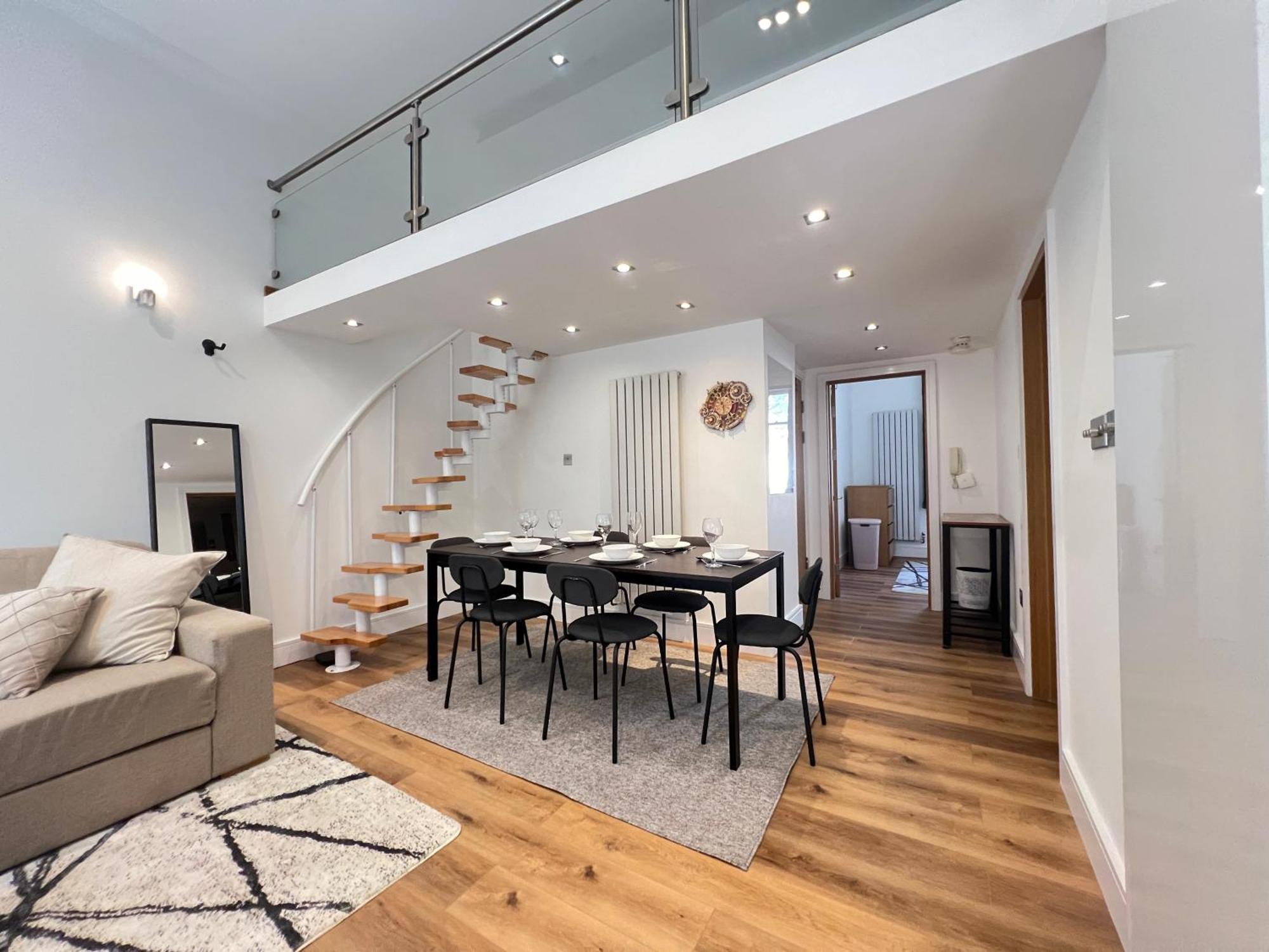 3.5 High Ceilings - Centrally Located Londen Buitenkant foto