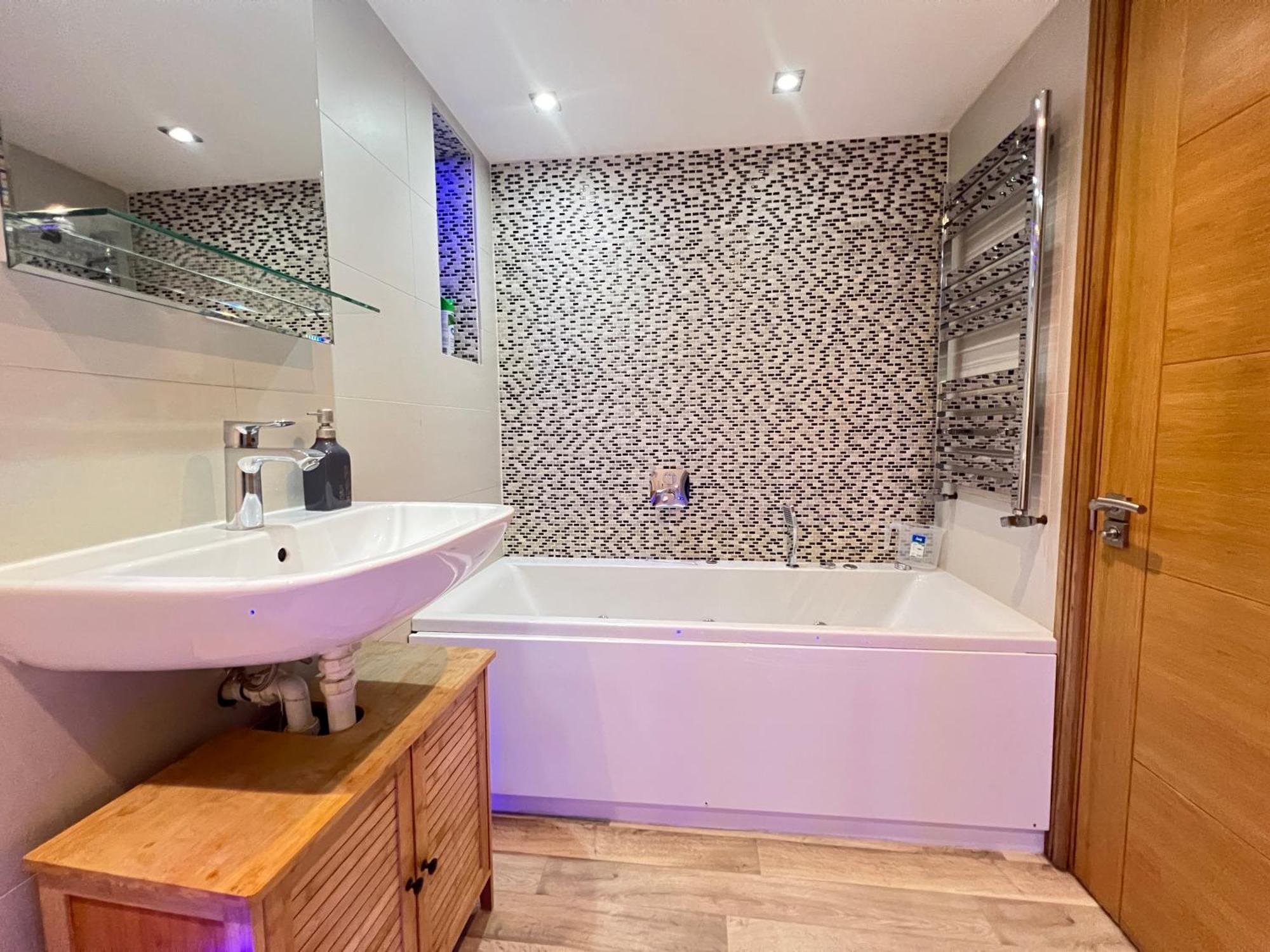 3.5 High Ceilings - Centrally Located Londen Buitenkant foto